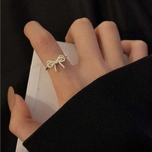 Gold bow ring